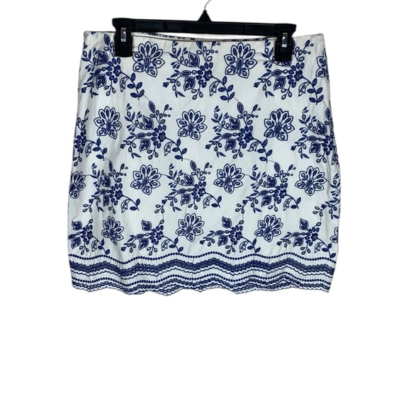 LOFT Dresses & Skirts - *2/$30* Loft Ivory Blue Floral Embroidered Eyelet Knee Length Skirt Size 8 Lined